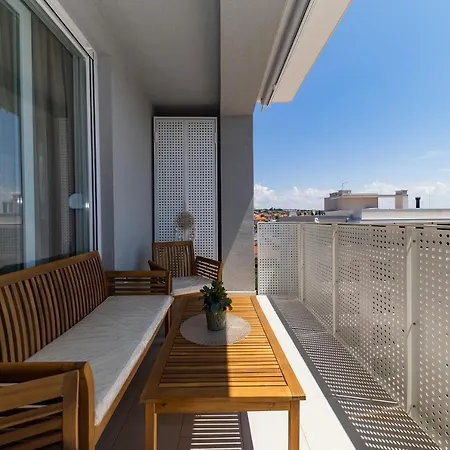 Apartment Deluxe *