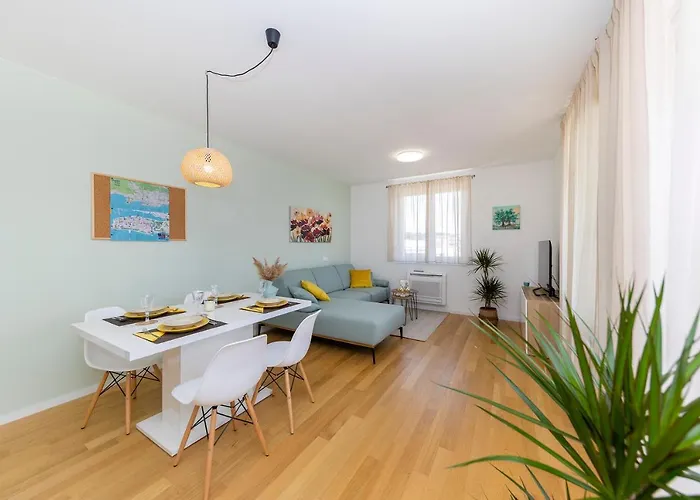 Deluxe Apartamento *